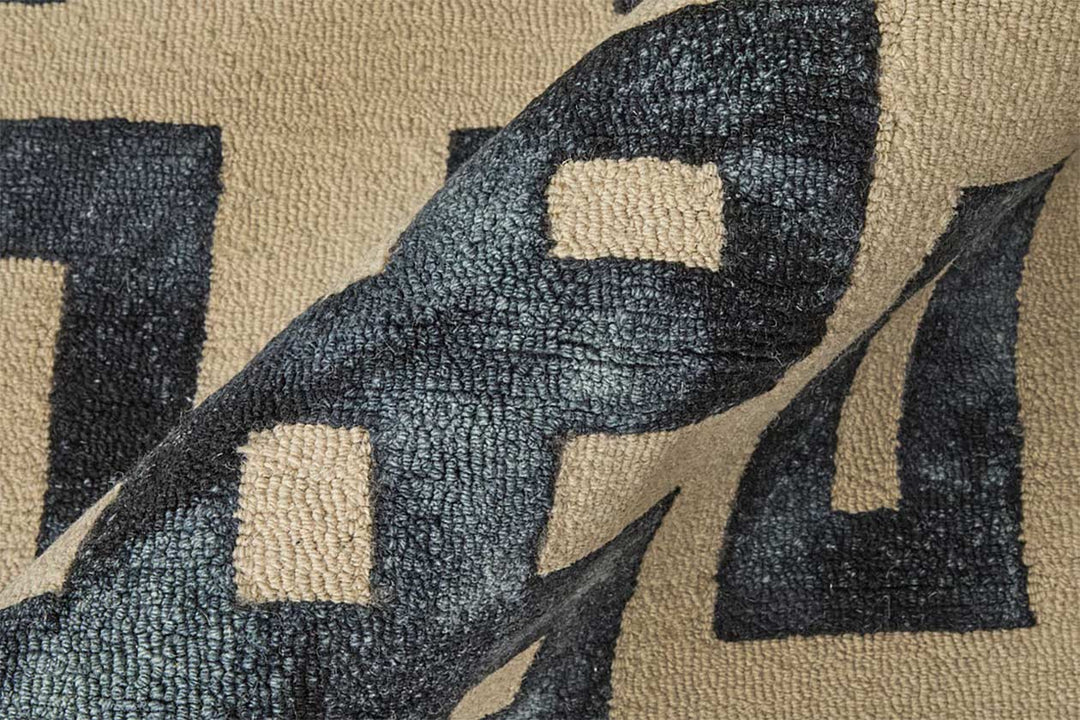 Lorrain Noir Hand Tufted Rug