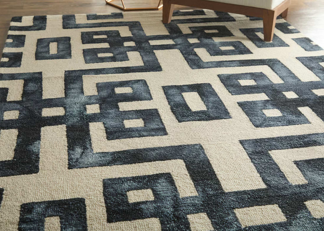 Lorrain Noir Hand Tufted Rug